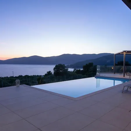 Villa Efxenia Ammousa *